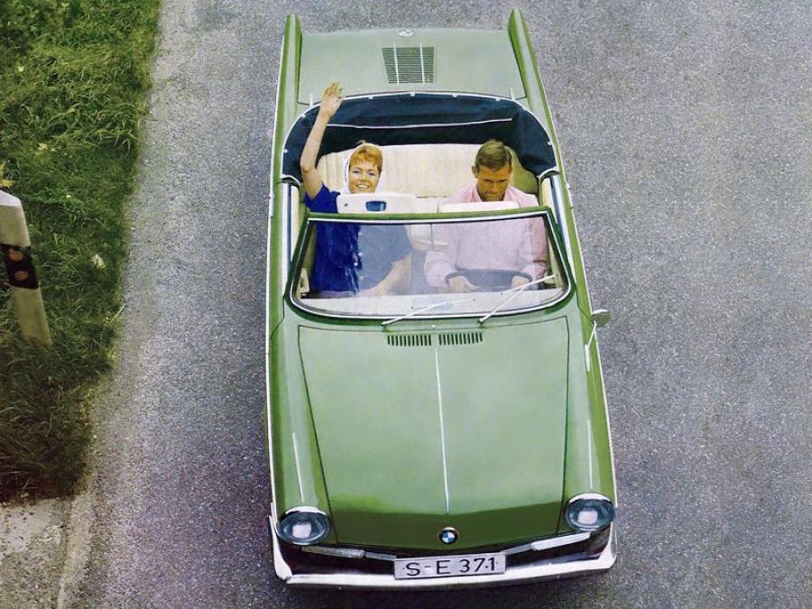  BMW 700 Convertible 1961 года  (фото 3 из 3)